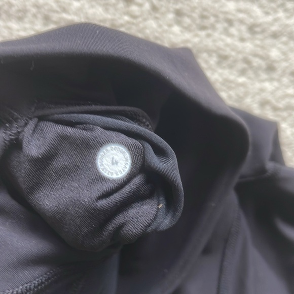 Lululemon Women’s Black Wunder Under Crop High-Rise 23” Flocked Everlux Size 4 - Picture 9 of 10